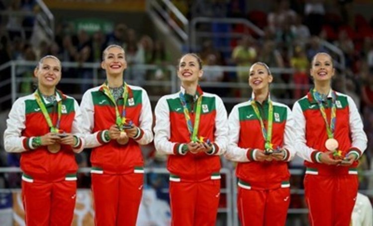 Гимнастичка от ансамбъла: Пенсионирах се преди баба ми!  