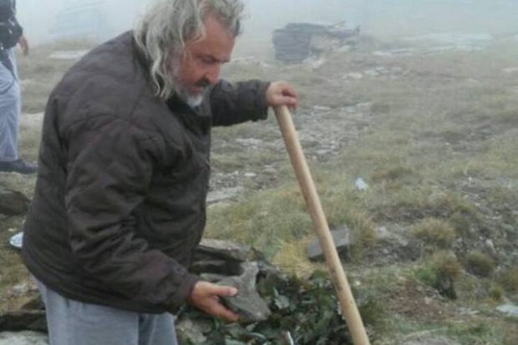 Македонец разби българска паметна плоча