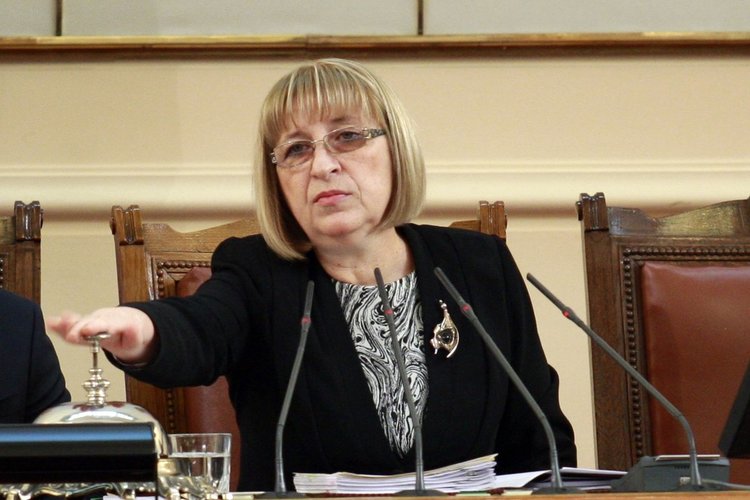 Цецка Цачева