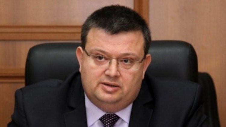 Цацаров отваря приемна за граждани