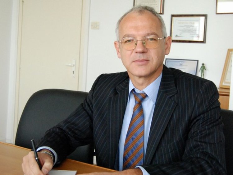 Васил Велев: Бизнесът е против сливането на почивните дни