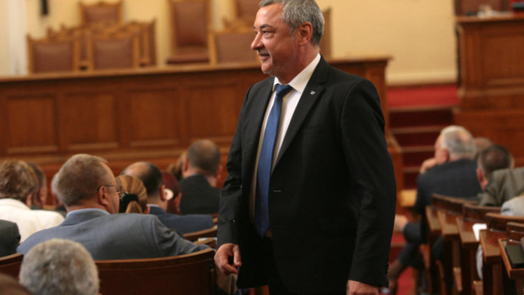 Реформатори и патриоти правят правителство
