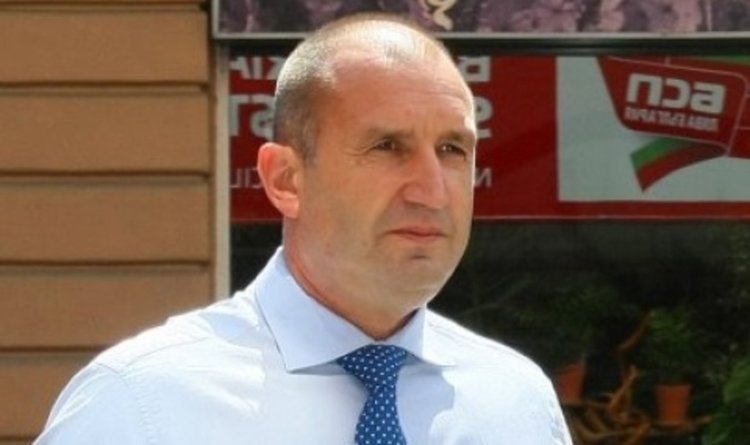 Ген. Радев реди служебен кабинет от Партийния дом