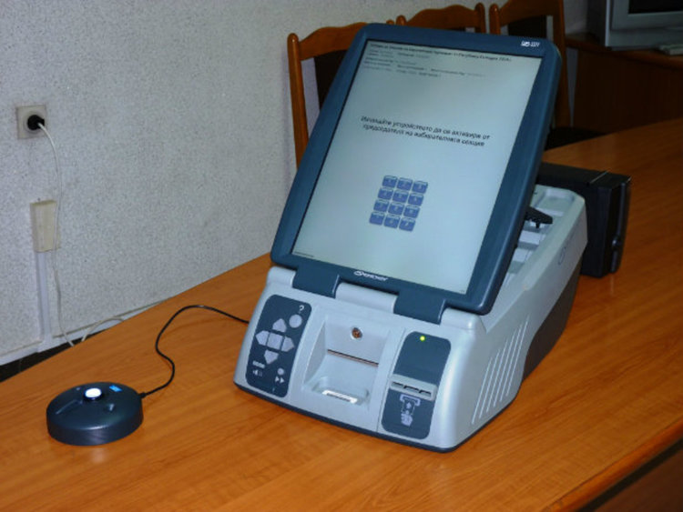 Неосигурените все още машини за вота – в спецкабини