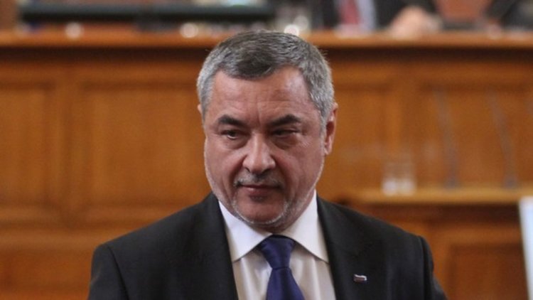 В.Симеонов за обвиненията в задкулисие: Това са нелепици