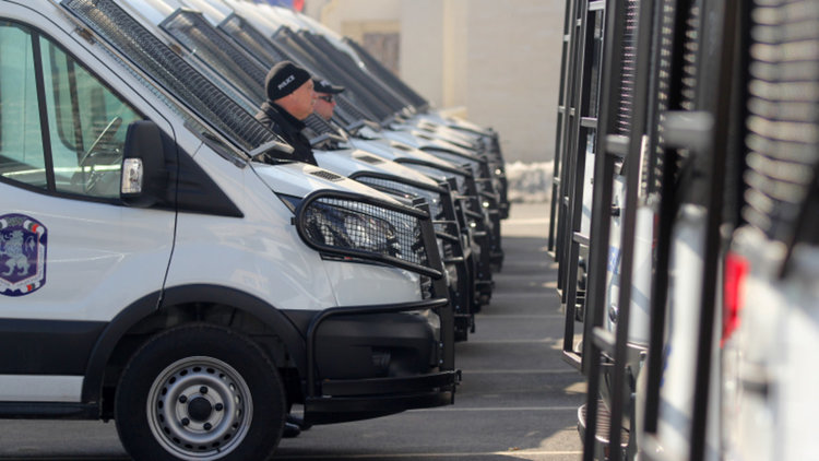 МВР купува 290 нови джипа