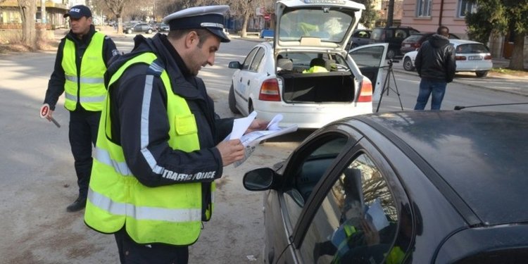 Ченгета завардиха Момчилградско, проверяват и глобяват