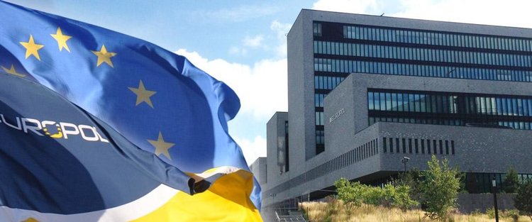 Великобритания напуска Европол, плаши да си вземе архива