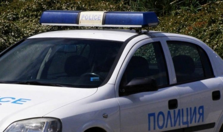 Младеж намушка с отвертка пастрок, тормозил ги с майка им