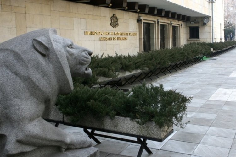 МВР празнува 138-годишнина с недоволни полицаи