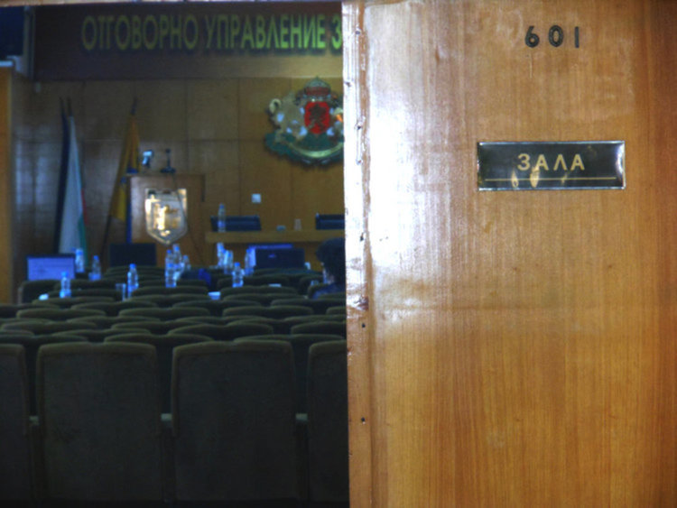 27 бона за сглобяема полицейска приемна в кв. "Лозница"