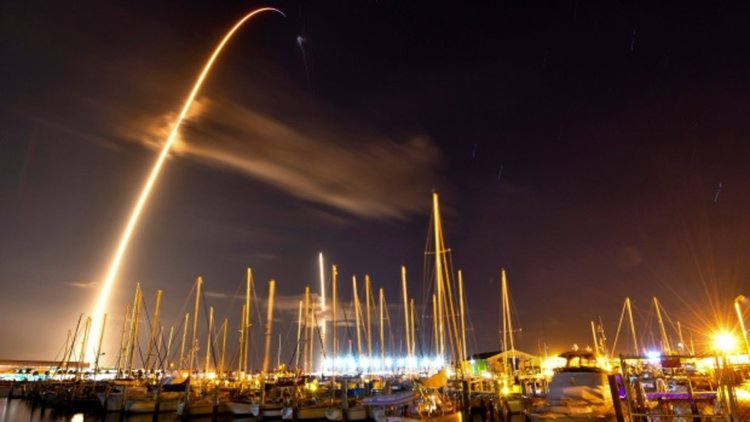 Съдбата на секретния спътник, изстрелян от SpaceX, остава неизвестна (видео)