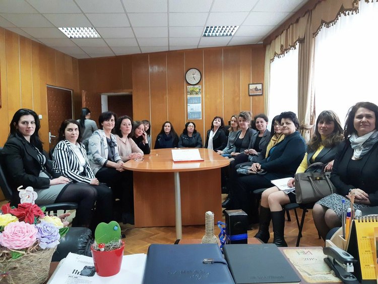 Кметът Ресми Мурад се срещна с екипите на социалните услуги