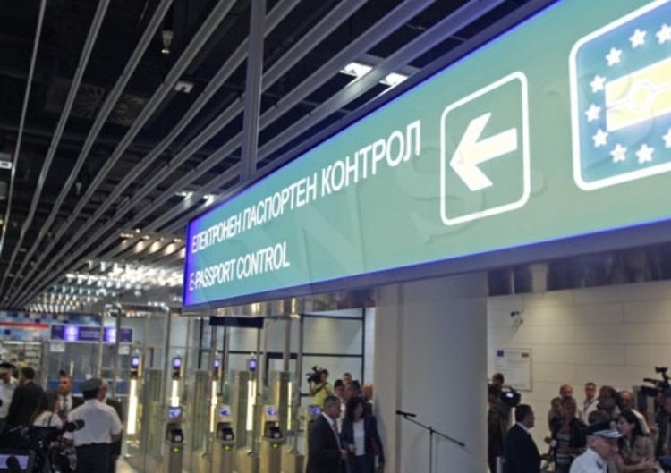 Всеки четвърти работещ готов да напусне страната заради заплата