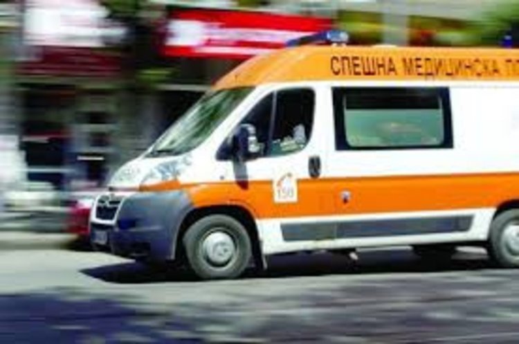 Заварчик е с опасност за живота след падане от цистерна в Крепост