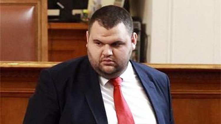 ДПС върна надвзетата субсидия, няма да преговаря с управляващите