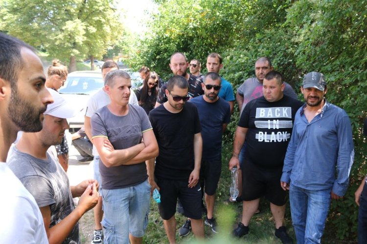 Протест в Костинброд след кметската катастрофа с убит моторист