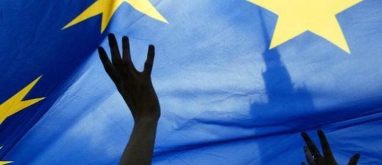 ЕС не е съгласен с едностранното решение на САЩ да наложат забрана за пътуване
