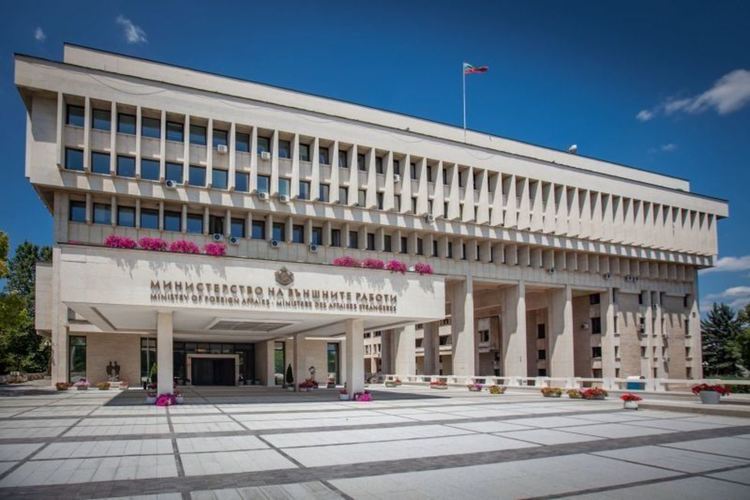 Консулът ни в Хага събирал такса коронавирус, връщат го у нас и го дават на прокурор
