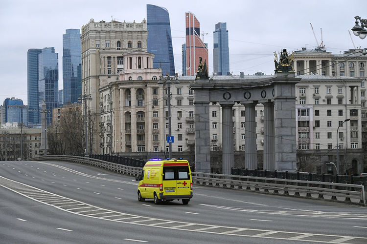 От 30 март жителите на Москва са в задължителна домашна самоизолация. Трафикът е спаднал със 70%