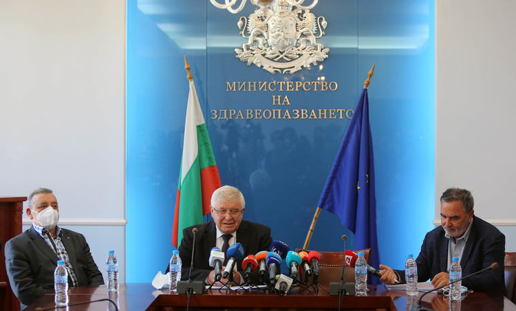 Заповед: От 10 юли без дискотеки и барове, групови празненства - до 30 души