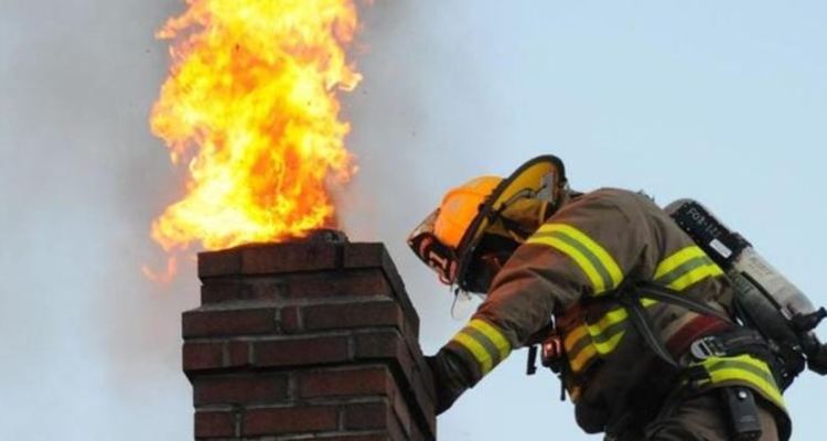 Пожар опустоши вила в местността "Варадил", няма пострадали хора