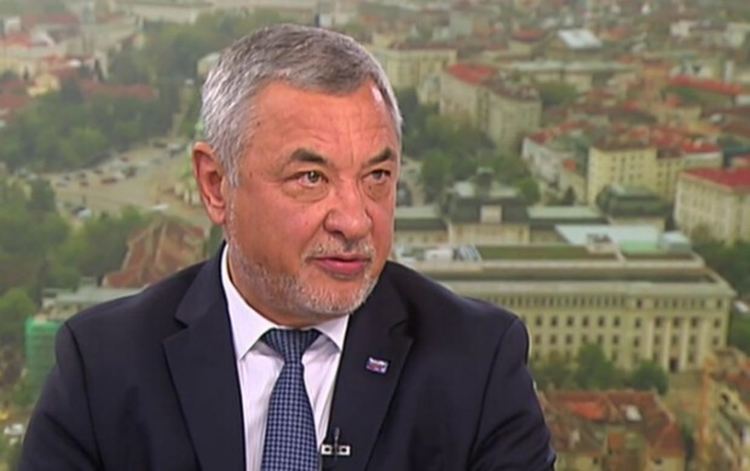Валери Симеонов: Каква оставка, какви пет лева (видео)