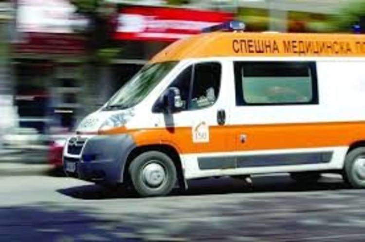 Дървосекач пострада при трудова злополука в Доспатско, настанен е в болница