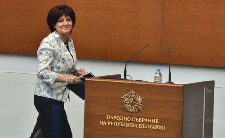 "Кърджалийската мъченица" Караянчева запази поста си