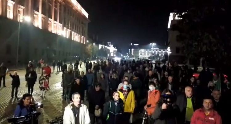 Ден 109: Протестиращи се готвят да събират тикви