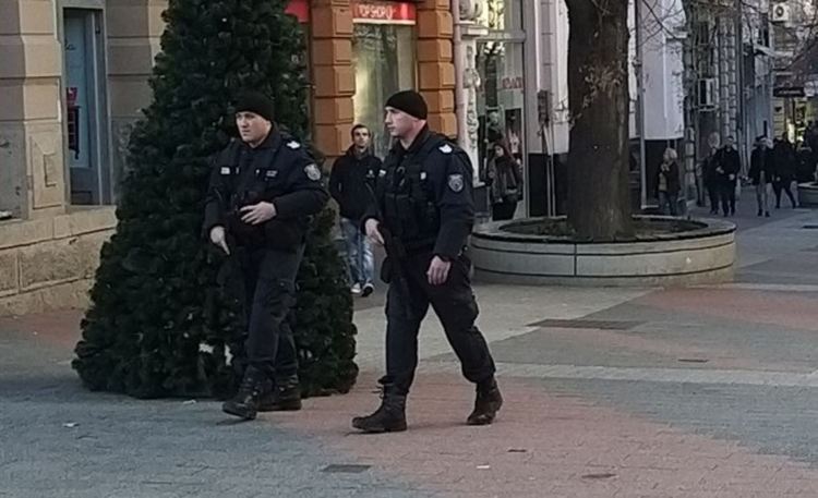 Полиция пред всеки магазин в Пловдив до 2 януари