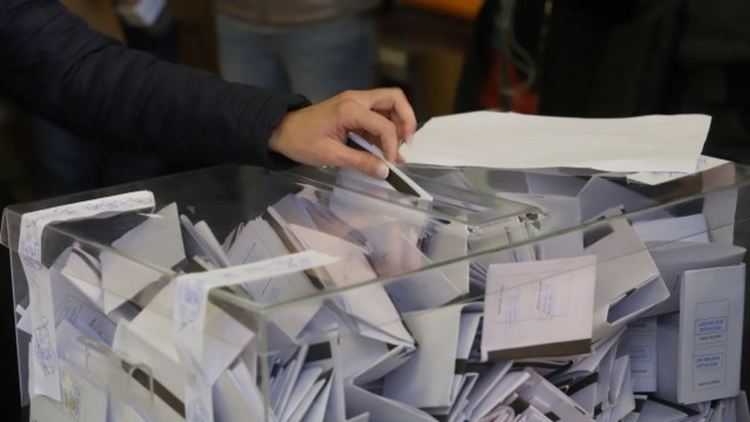 От 24 март хората под карантина подават заявление за гласуване с мобилна секция
