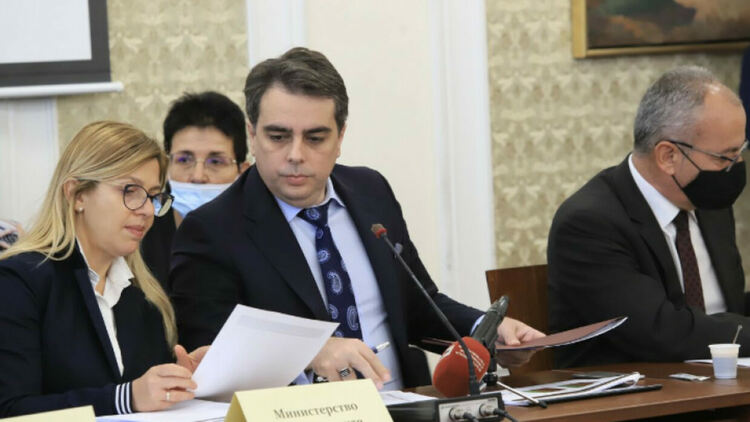 Министерството на финансите иска свиване на разходи от институциите
