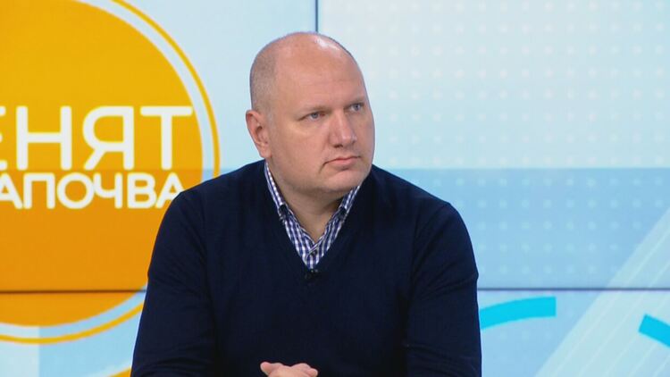 Имунолог: Не всеки ваксиниран разпространява вируса