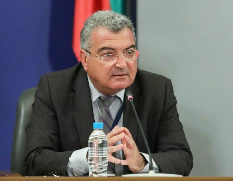 Спират плановия прием и плановите операции в София