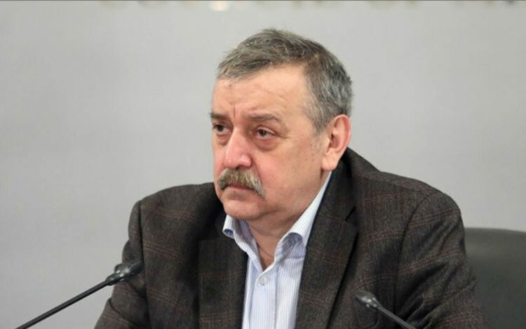 Проф. Кантарджиев: Омикрон не засяга белодробната тъкан