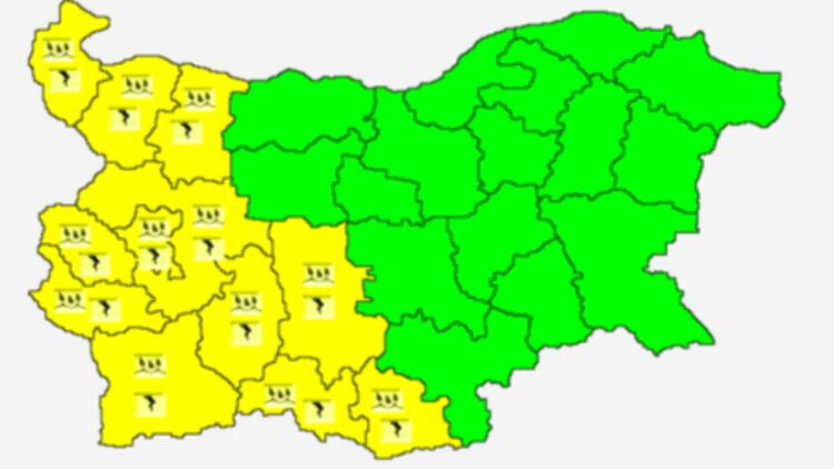Жълт код за 12 области, бури и гръмотевици