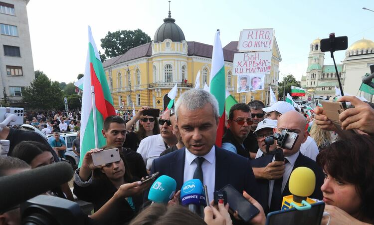 Пред Народното събрание се провежда протест на ПП " Възраждане" срещу правителството. БГНЕС/МИХАЕЛА КАТЕРИНСКА