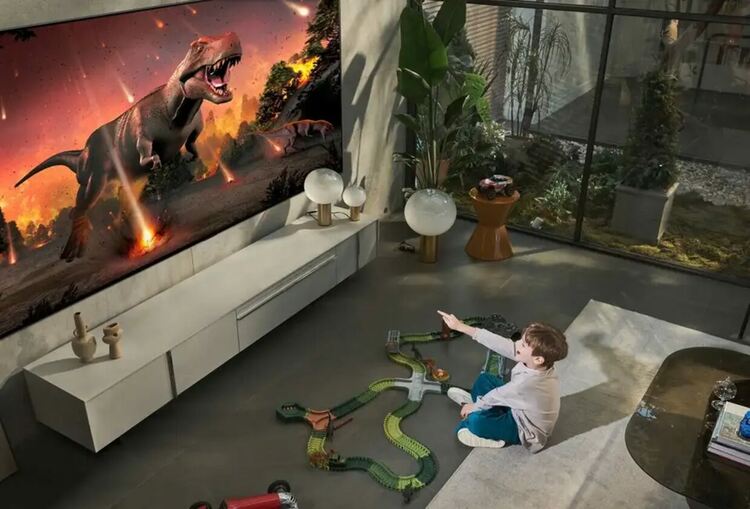 97-инчовият LG OLED evo Gallery Edition 97G2 пренася кино-изживяването у дома. Сн.: LG Electronics)