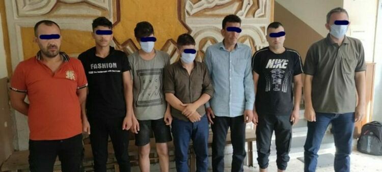 Задържаха познайник на полицията, издирван за подпомагане на сирийци