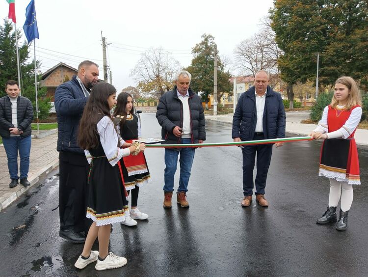 На две новоасфалтирани улици се радват жителите на Градина