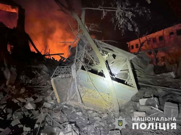 Тази нощ Русия нанесе десетки удари в Донецка област
