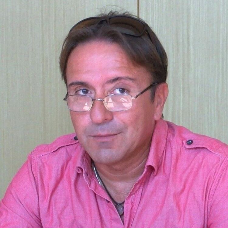 Сн.: Личен фейсбук профил на Дейвид Славчев