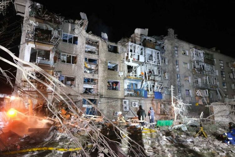 Руска ракета удари жилищна сграда в Покровск, седем убити и множество ранени