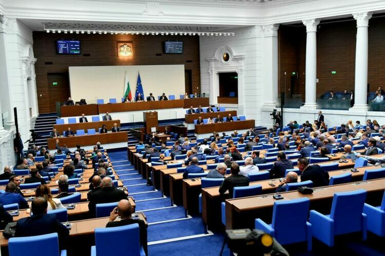 Депутатите гледат на второ четене промените в семейния кодекс