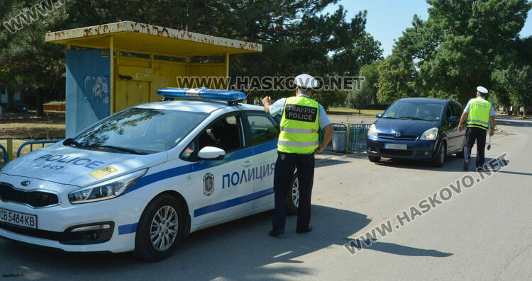 Полицаи с посещения и беседи в 43 села в Хасковско през юли