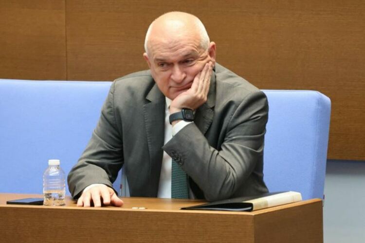 Църквата се оказа по-важна от парите на държавата