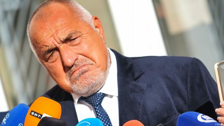 „Целувката на смъртта“ с ГЕРБ: Кой ще оцелее