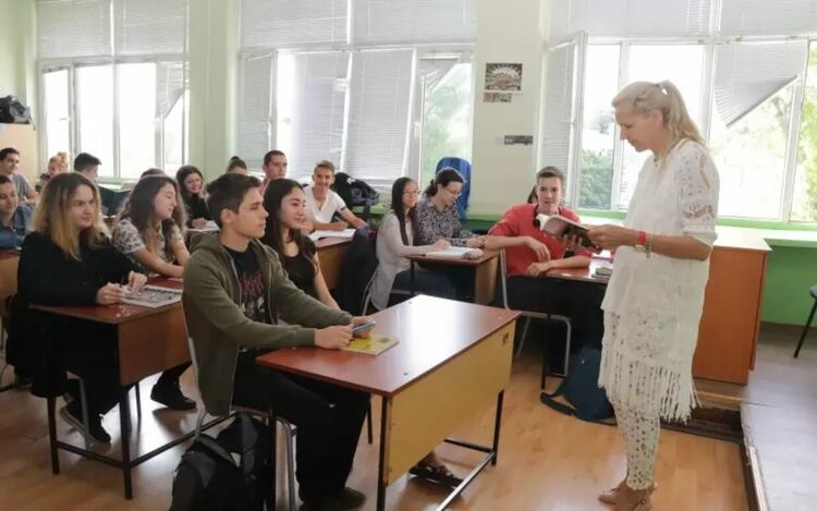 Матури 2025: Защо ти е шестица, като може да влезеш в университет с тройка?