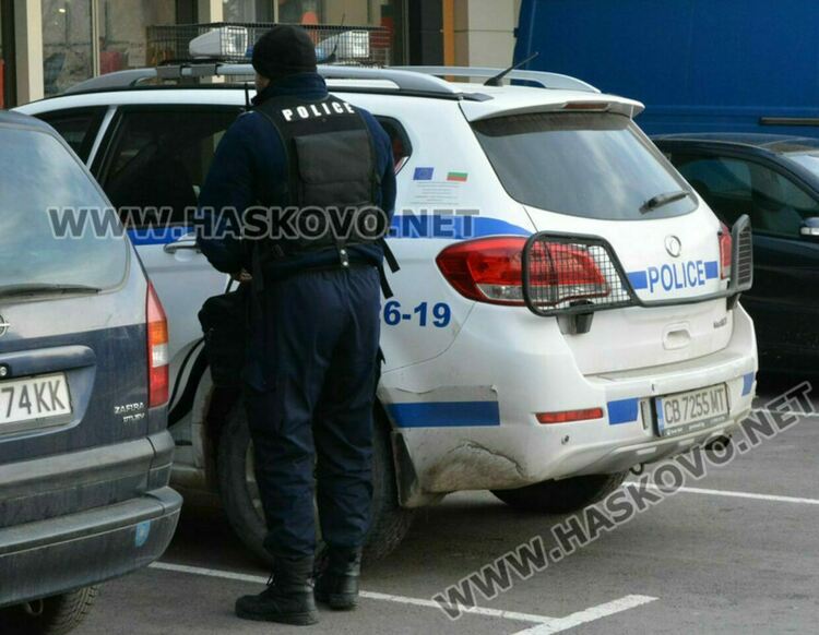Хванаха 12-годишен за кражба на електрическа тротинетка, жена задигна „Айфона“ на дете